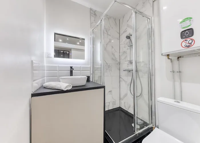 Design Flat & Parking - Paris Access 13 Min * 생드니